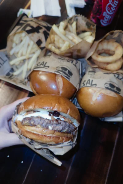 Sal Burger & Friends