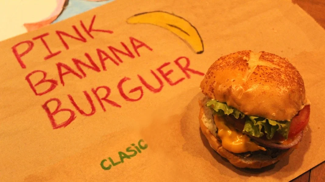 PINK BANANA BURGUER