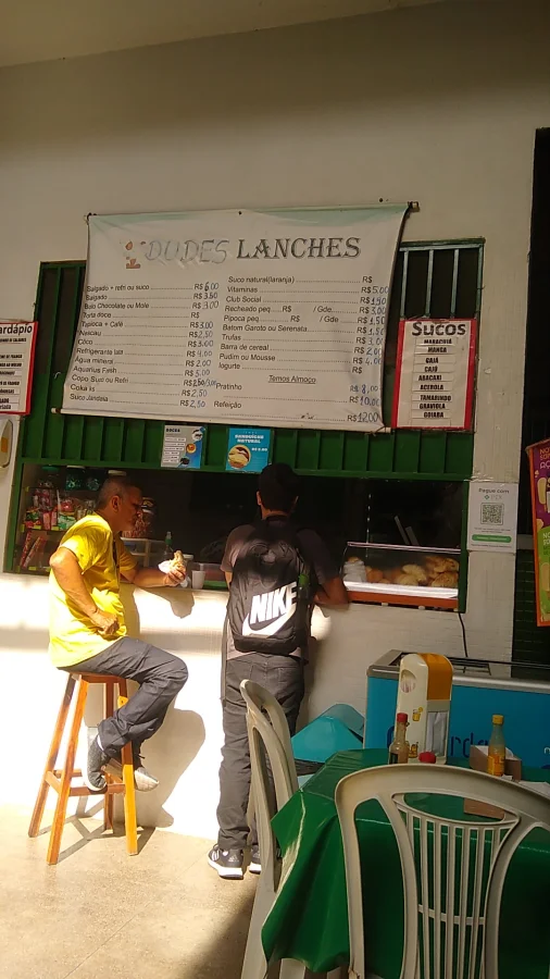 Dudes Lanches - foto 1